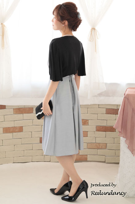 シルバーのウエスト刺繍入りシャンタンドレス