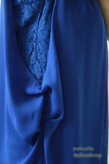 ブルーのバックリボンコクーンシルエットシフォンドレス