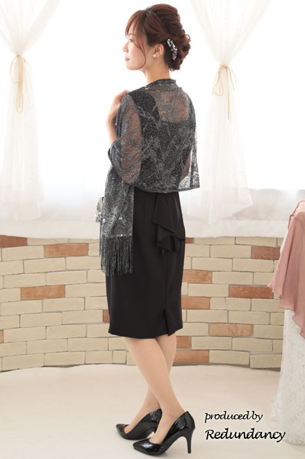 ブラックのバックドレープタイトドレス