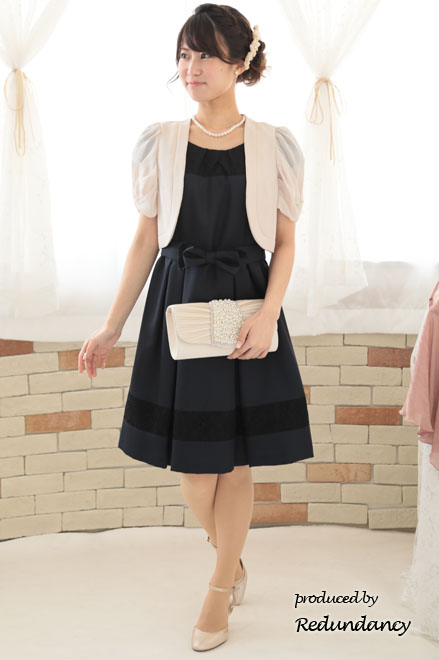 ネイビー×ブラックのレース切替パフスリーブドレス