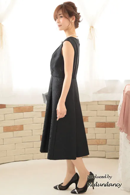 ブラックの織柄フォーマルロングドレス