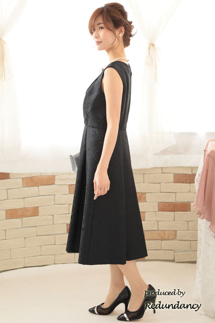 ブラックの織柄フォーマルロングドレス