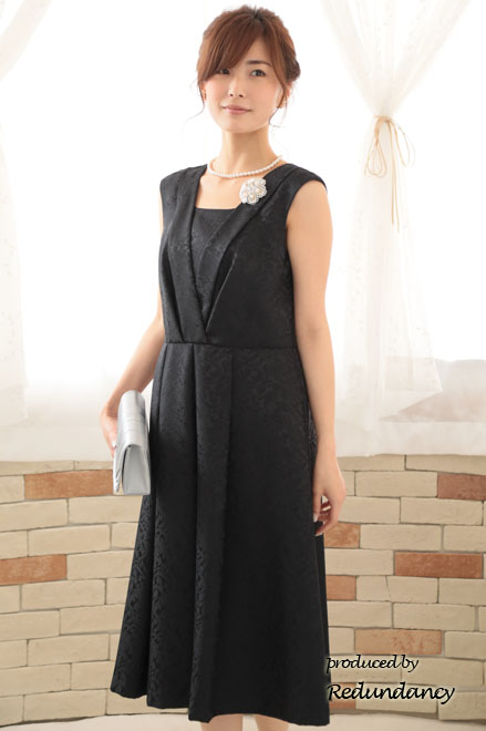 ブラックの織柄フォーマルロングドレス