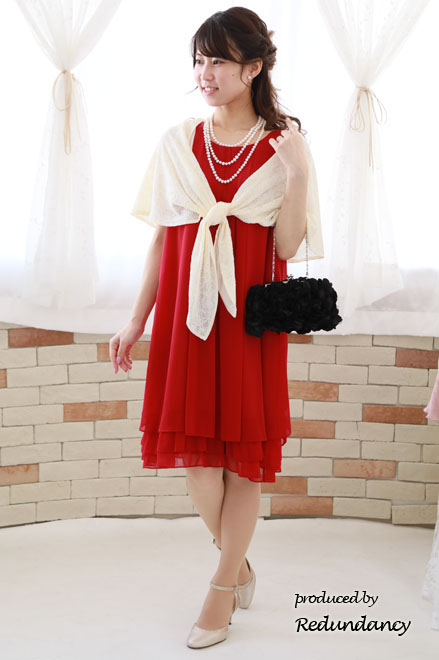 レッドのボリュームフリルノースリーブドレス