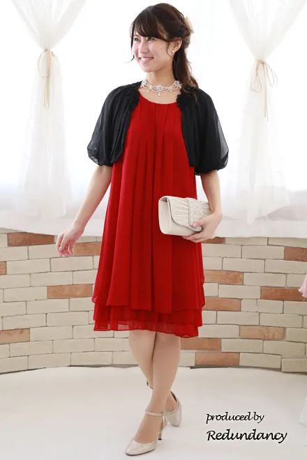 レッドのボリュームフリルノースリーブドレス