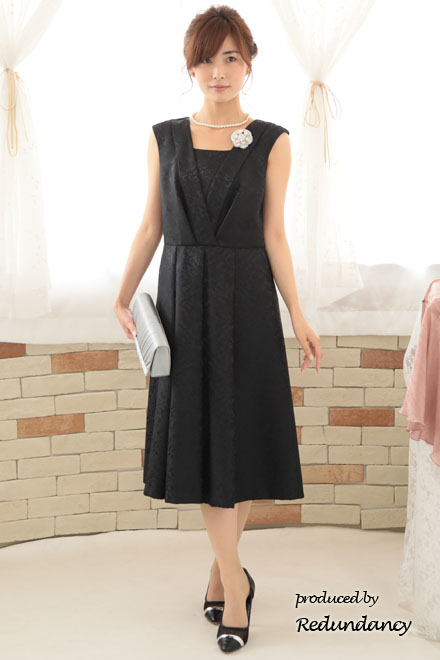 ブラックの織柄フォーマルロングドレス