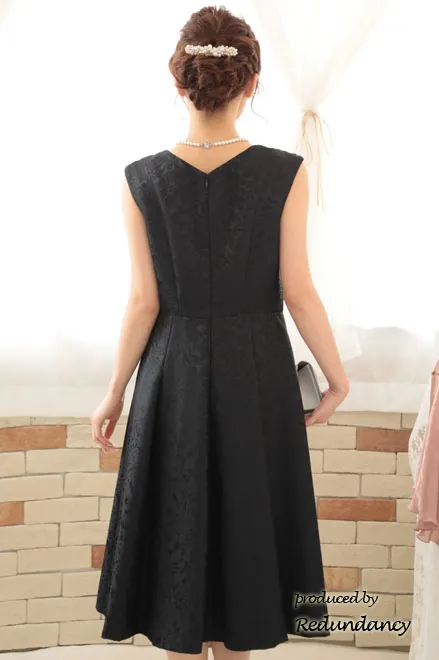 ブラックの織柄フォーマルロングドレス