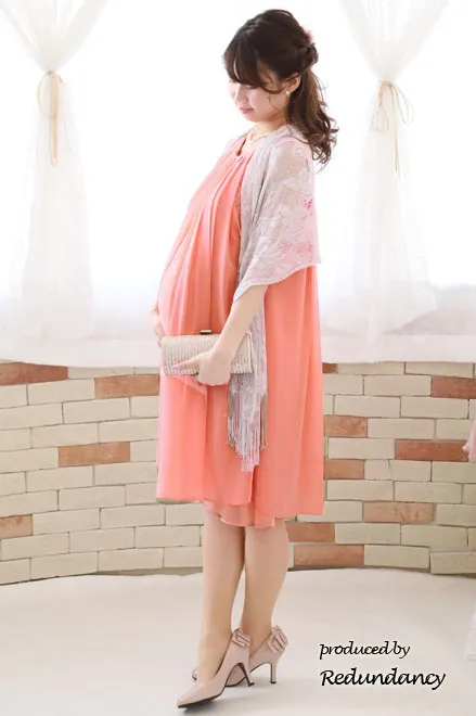 サーモンピンクのレースドッキングシフォンドレス