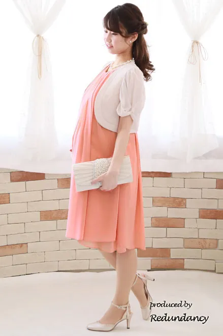 サーモンピンクのレースドッキングシフォンドレス