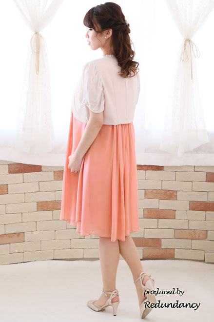 サーモンピンクのレースドッキングシフォンドレス