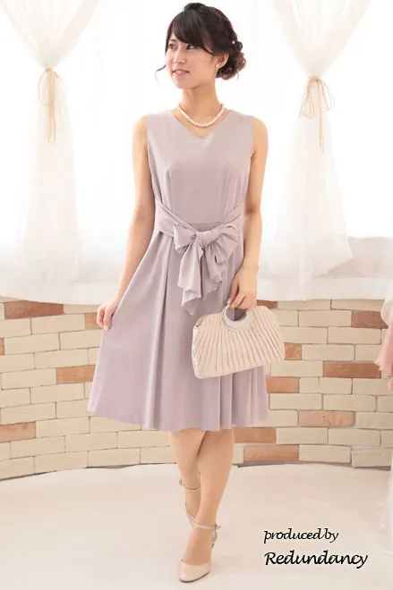ラベンダーのビーズ付きウエストリボンVネックドレス