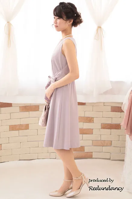 ラベンダーのビーズ付きウエストリボンVネックドレス