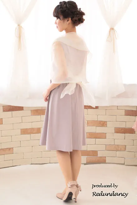 ラベンダーのビーズ付きウエストリボンVネックドレス