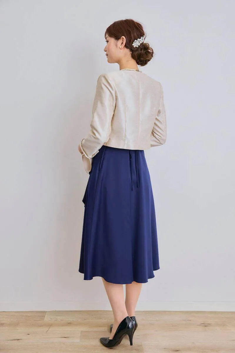 ネイビーのドレープスカートサテンドレス