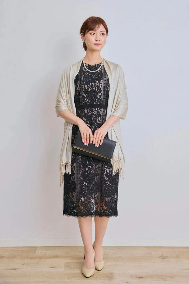 ブラックのパネルレースIラインドレス