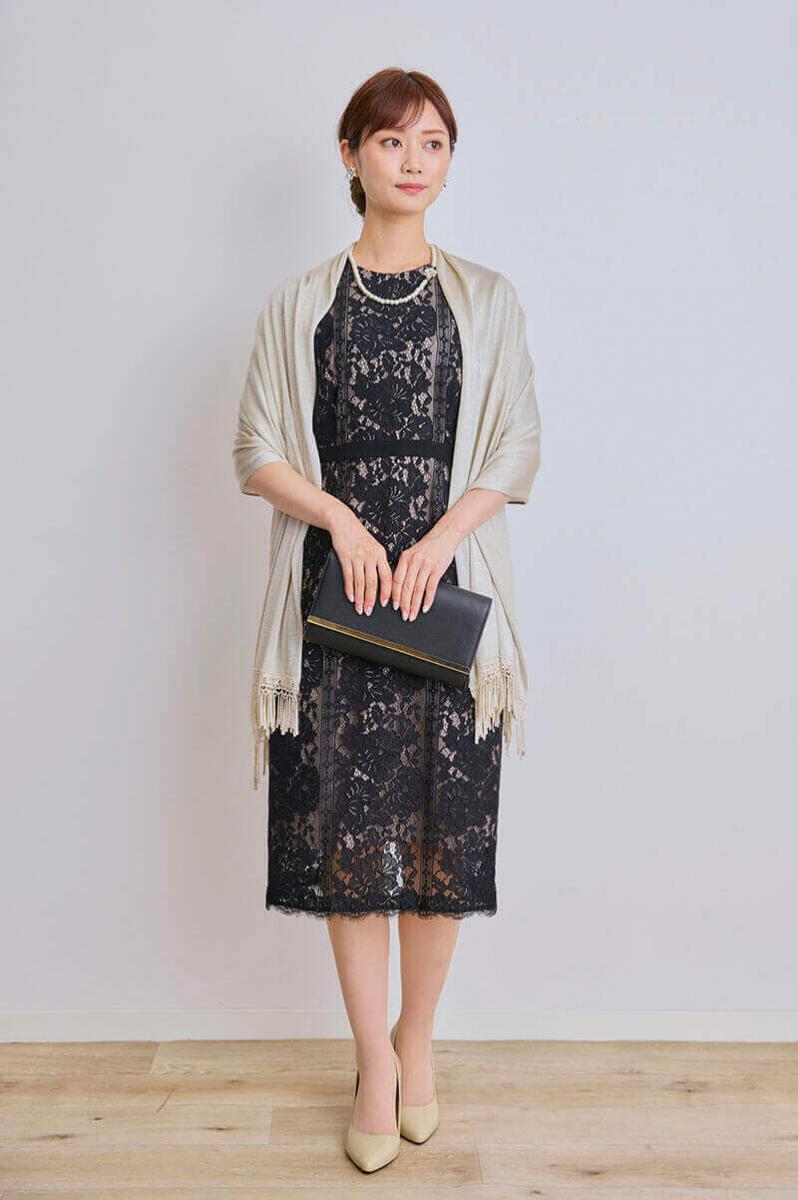 ブラックのパネルレースIラインドレス