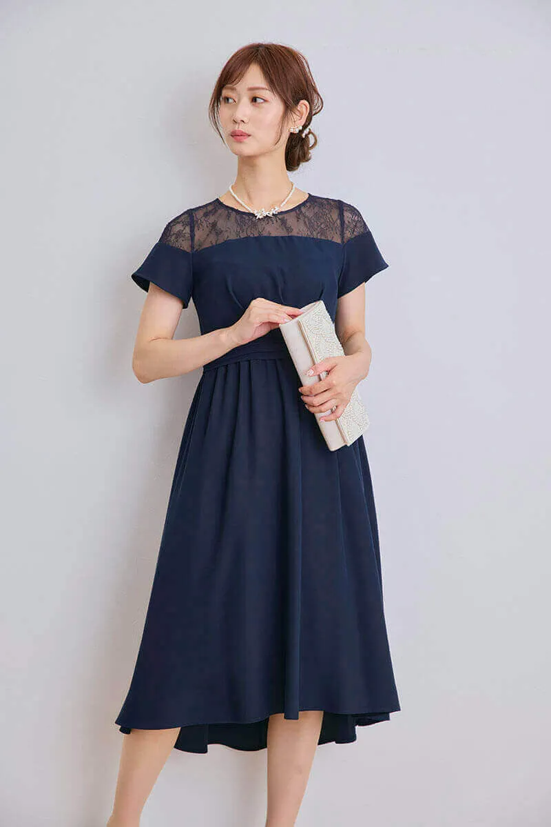 ネイビーのレース切替フレアドレス