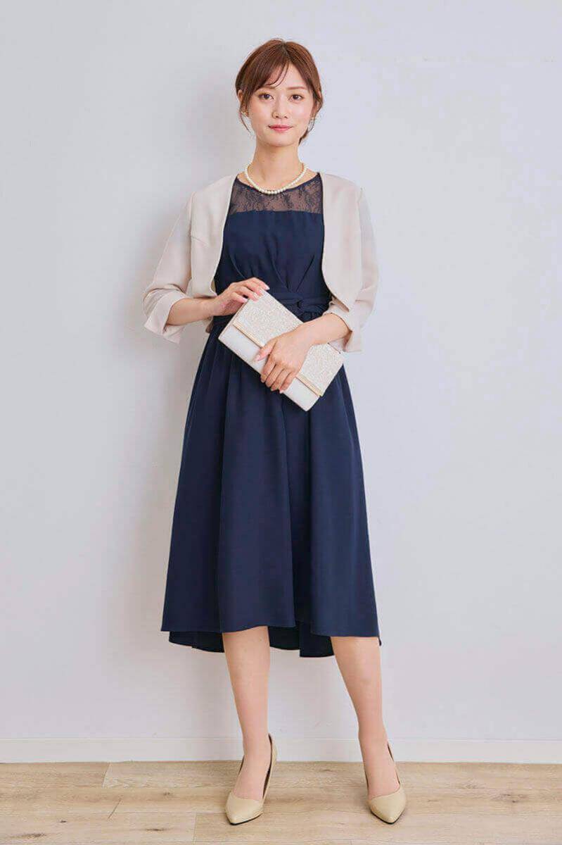 ネイビーのレース切替フレアドレス