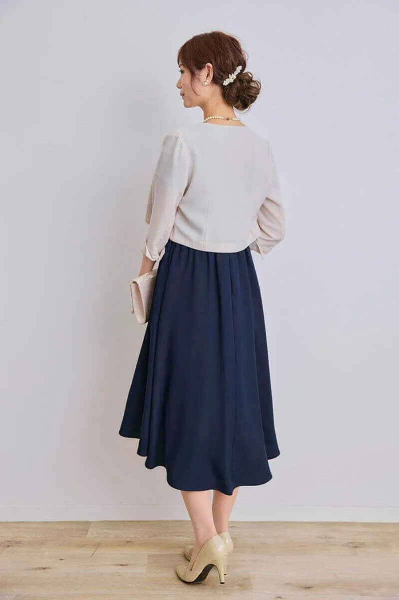 ネイビーのレース切替フレアドレス