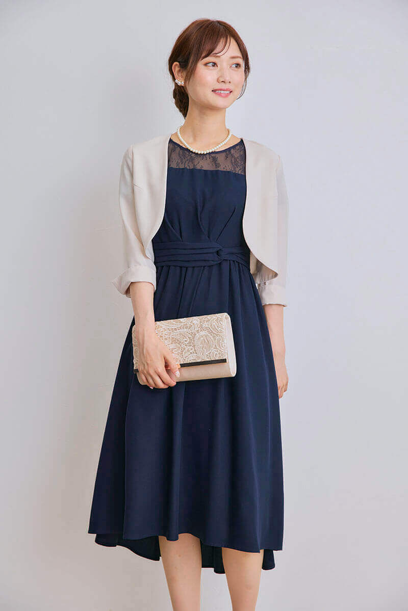 ネイビーのレース切替フレアドレス