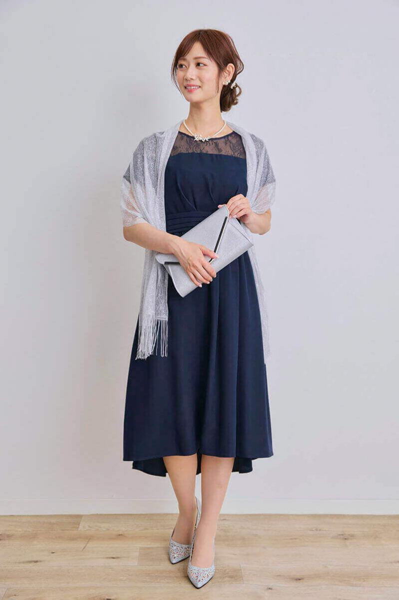ネイビーのレース切替フレアドレス