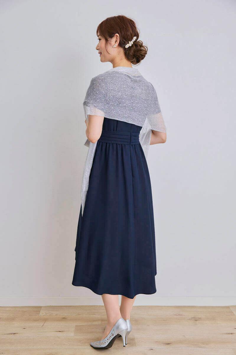 ネイビーのレース切替フレアドレス