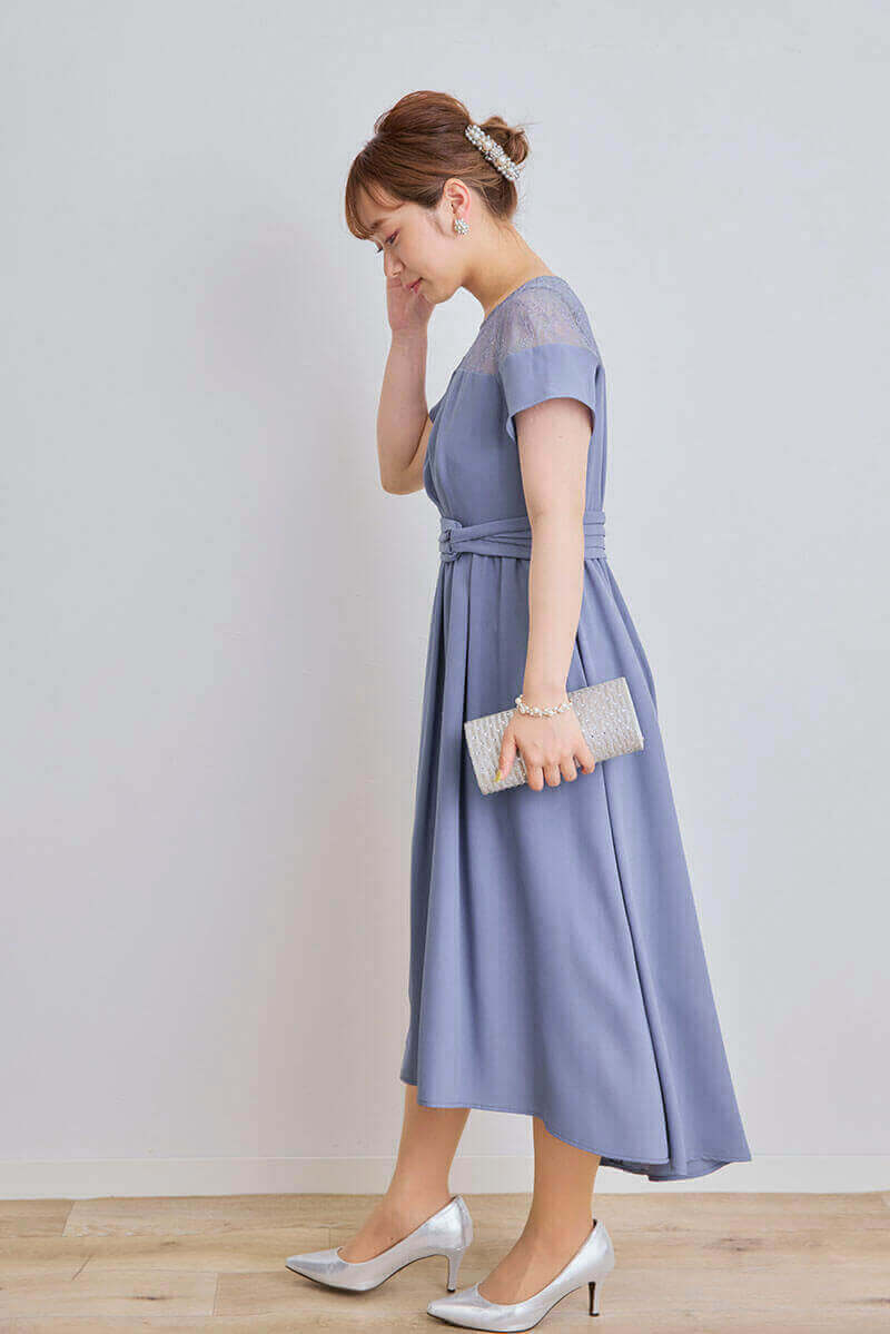 ライトブルーのレース切替フレアドレス