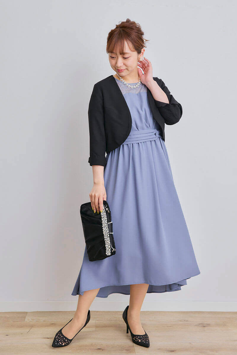 ライトブルーのレース切替フレアドレス