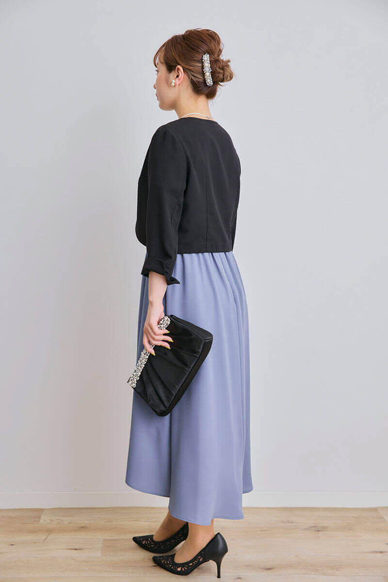 ライトブルーのレース切替フレアドレス