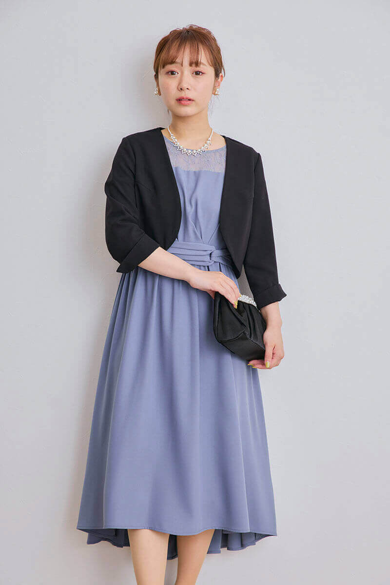 ライトブルーのレース切替フレアドレス