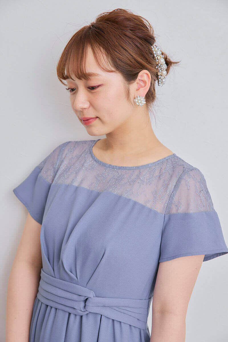 ライトブルーのレース切替フレアドレス