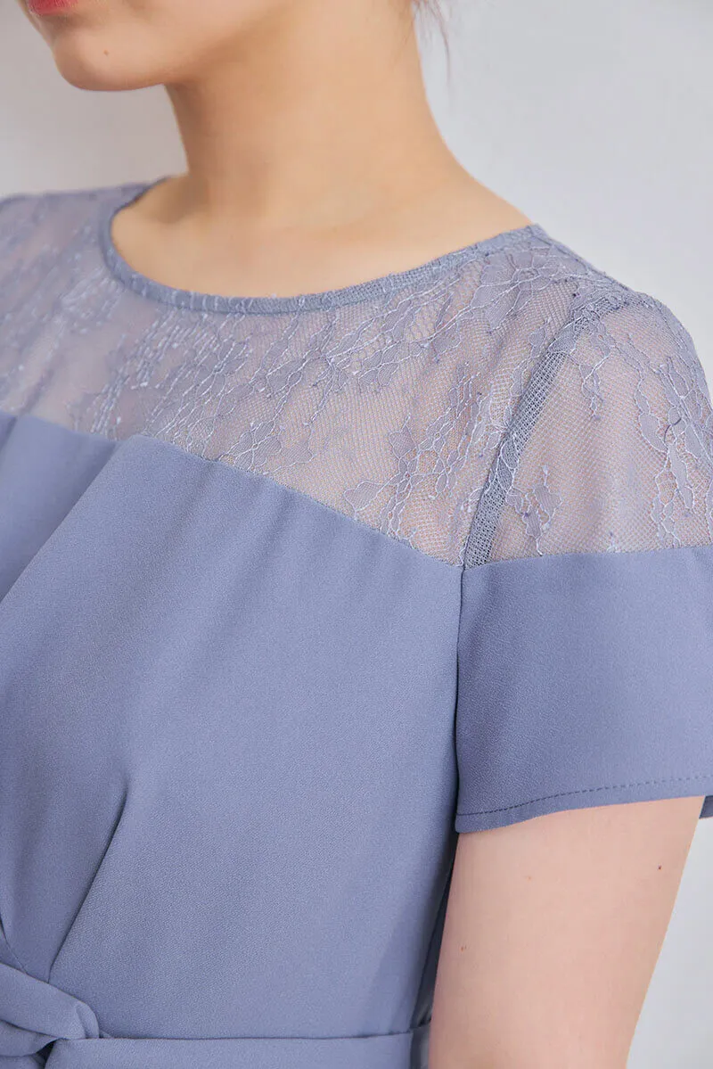 ライトブルーのレース切替フレアドレス