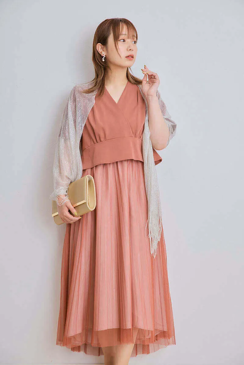 スモークピンクのカシュクールデザインドレス