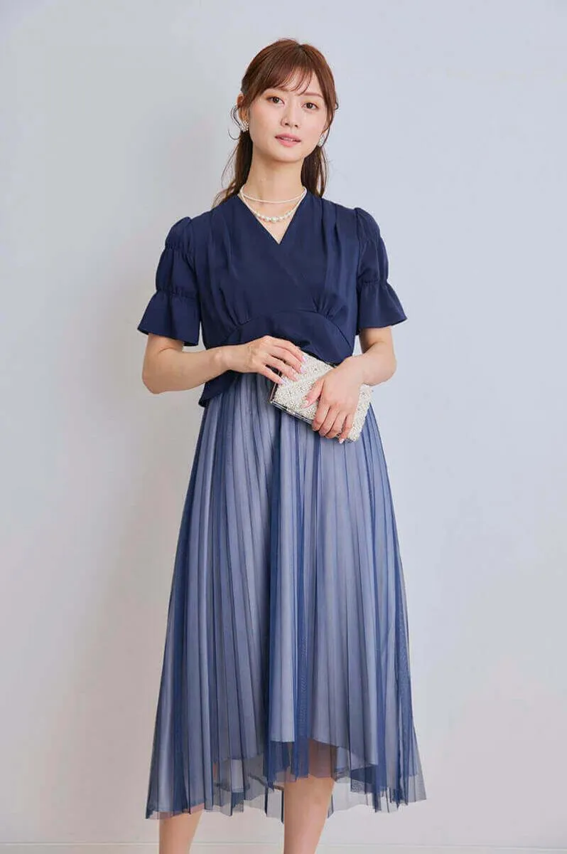 ネイビーのカシュクールデザインドレス