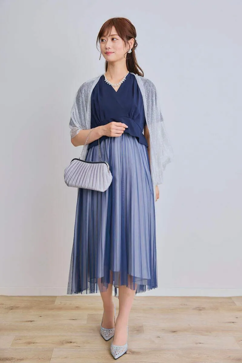 ネイビーのカシュクールデザインドレス