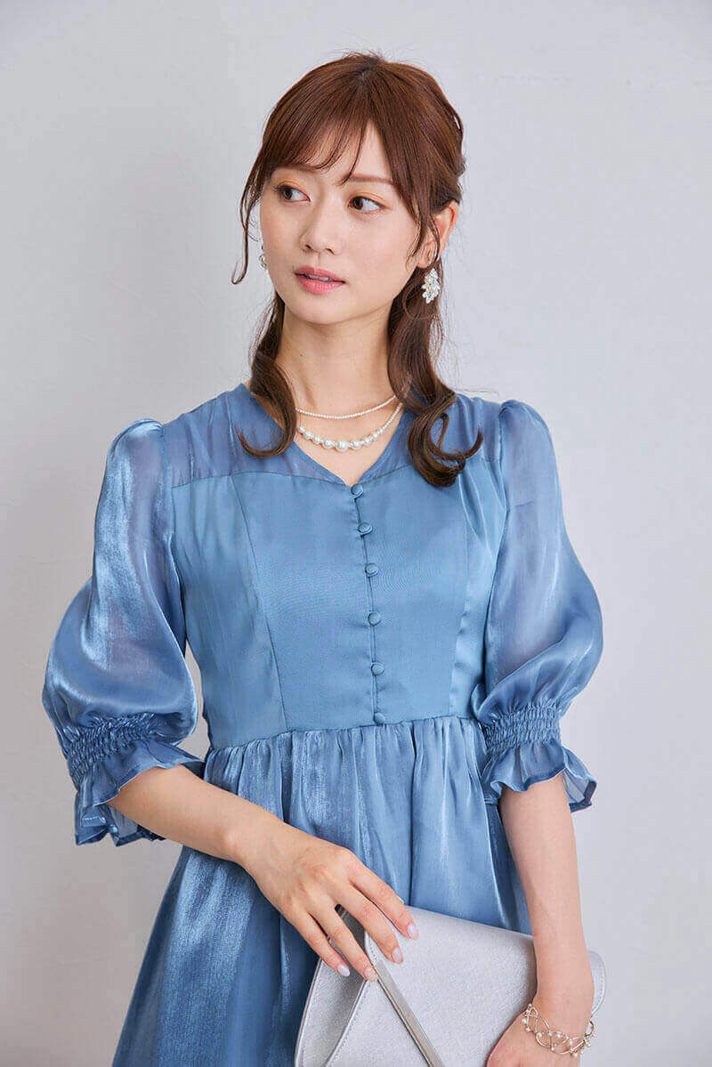 ブルーのシャイニーシアードレス