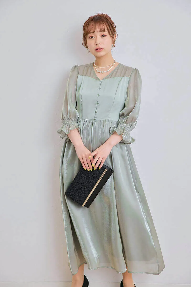 ライトグリーンのシャイニーシアードレス