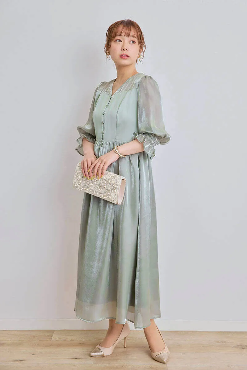 ライトグリーンのシャイニーシアードレス