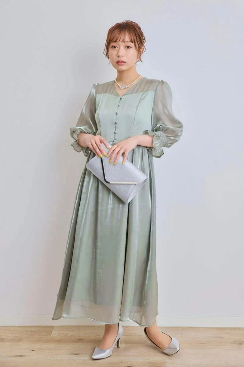 ライトグリーンのシャイニーシアードレス