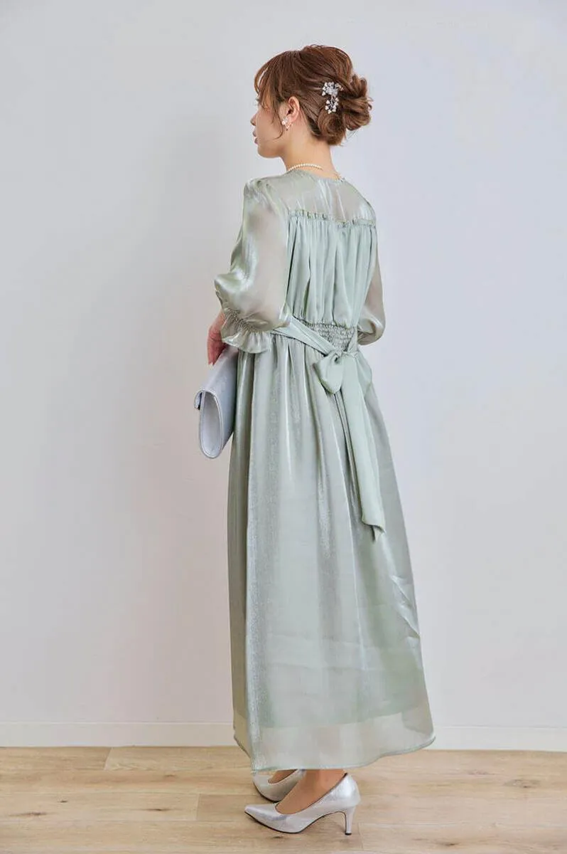 ライトグリーンのシャイニーシアードレス