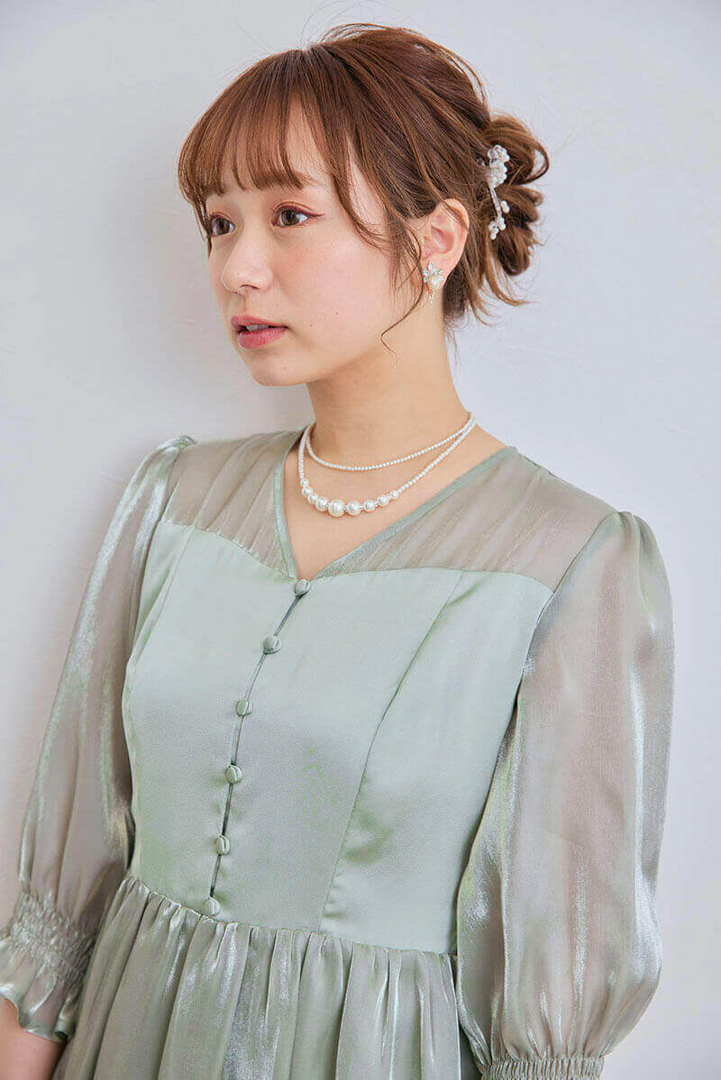 ライトグリーンのシャイニーシアードレス