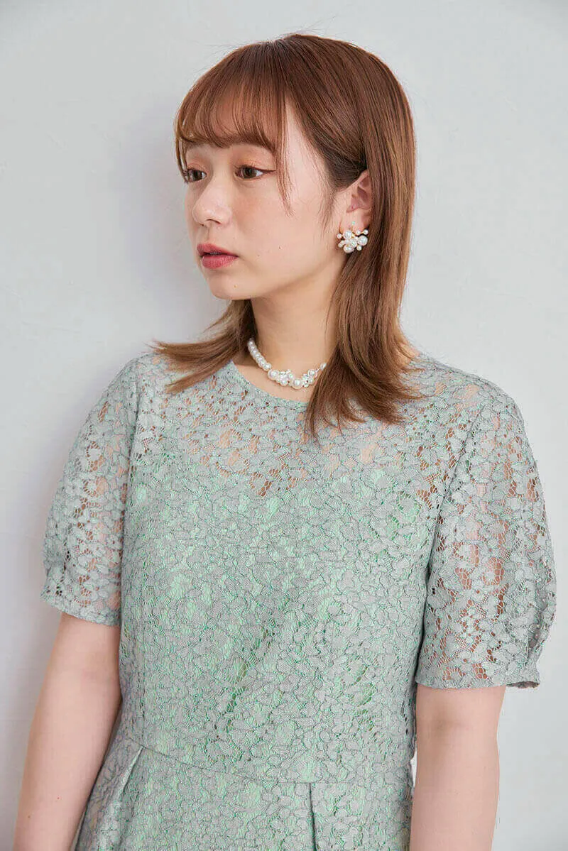 ライトグリーンの配色レースIラインドレス