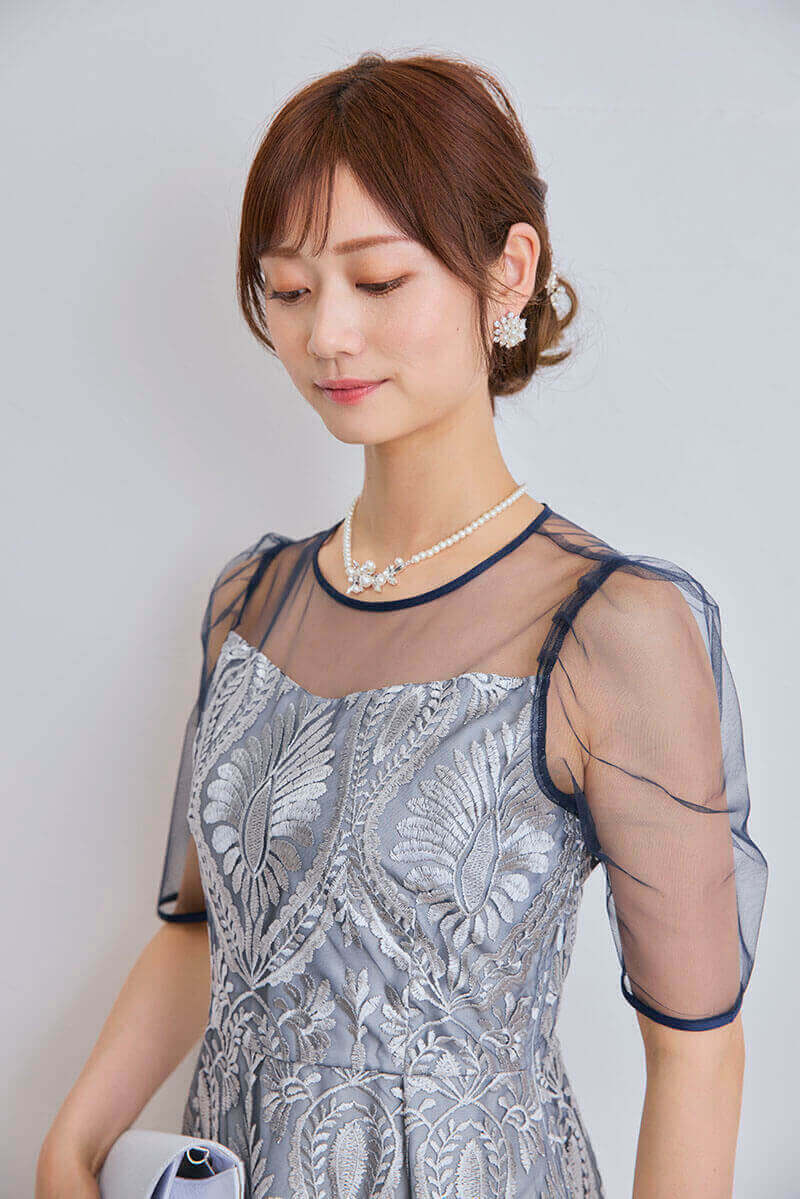 ネイビーのダマスク柄シアードレス