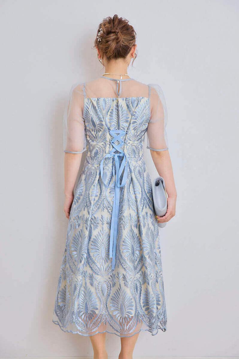 アイスブルーのダマスク柄シアードレス