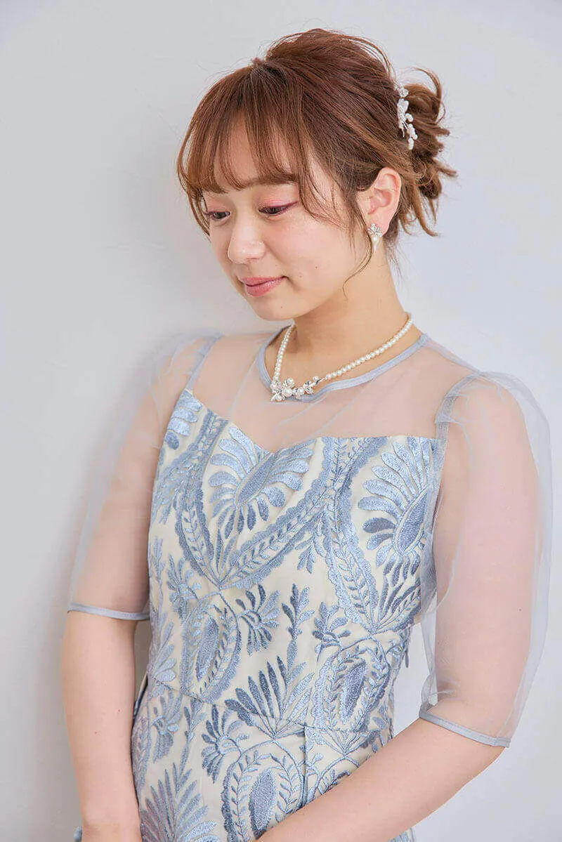 アイスブルーのダマスク柄シアードレス