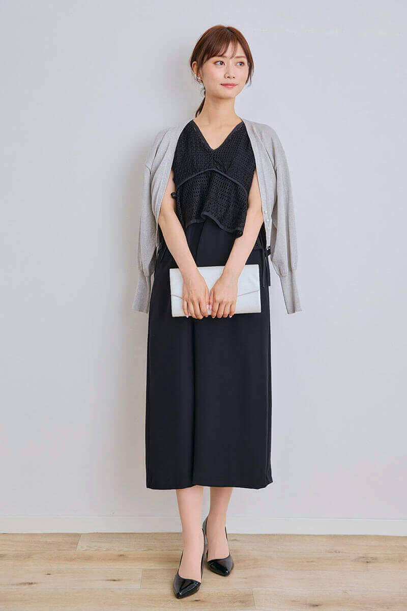 ブラックのレースビスチェセットドレス