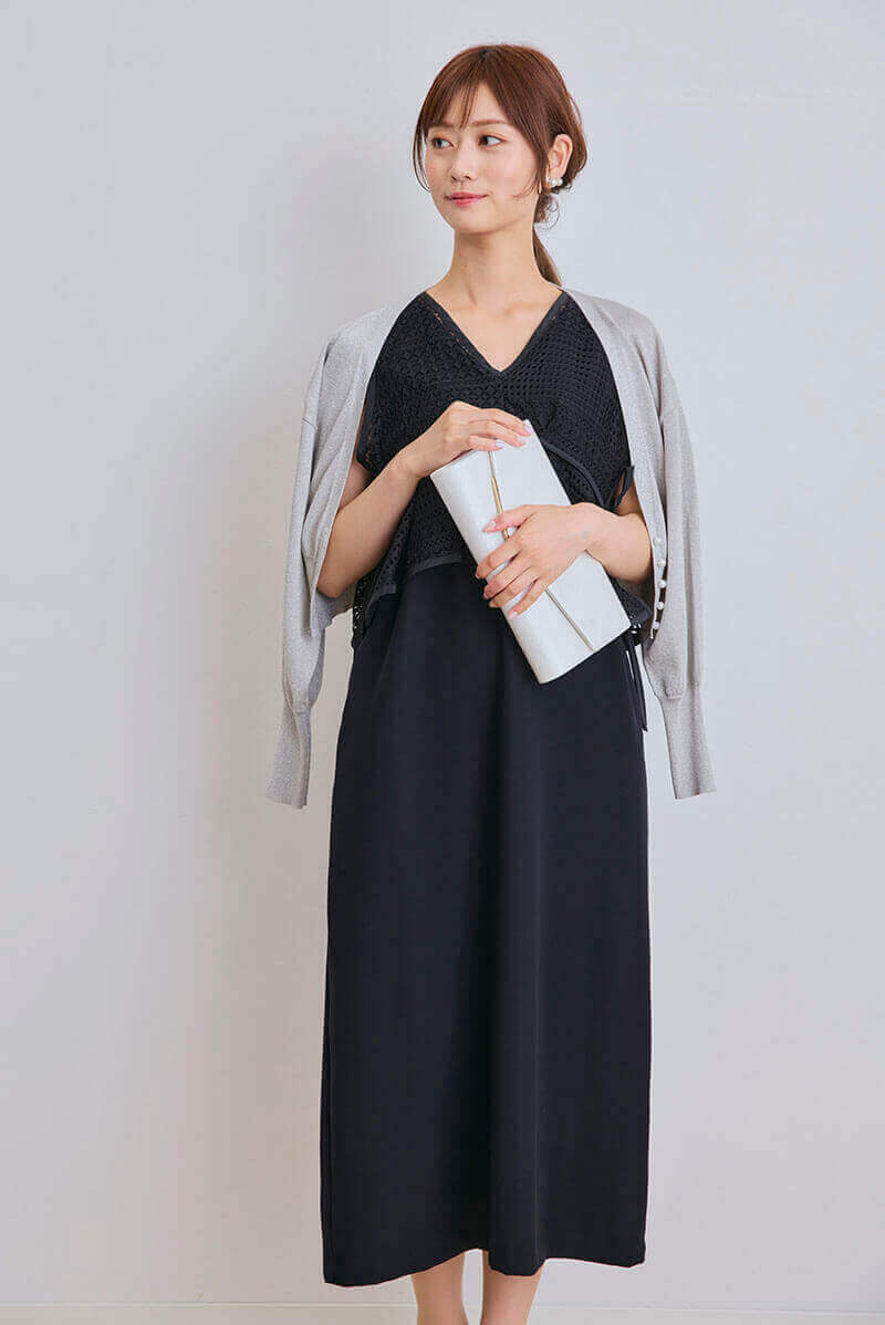 ブラックのレースビスチェセットドレス