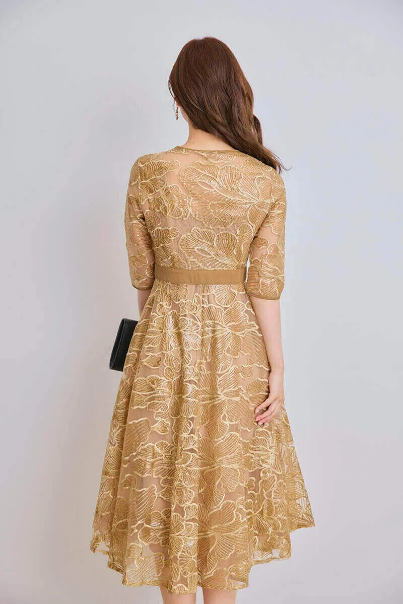 ゴールドの花柄刺繍グリッタードレス