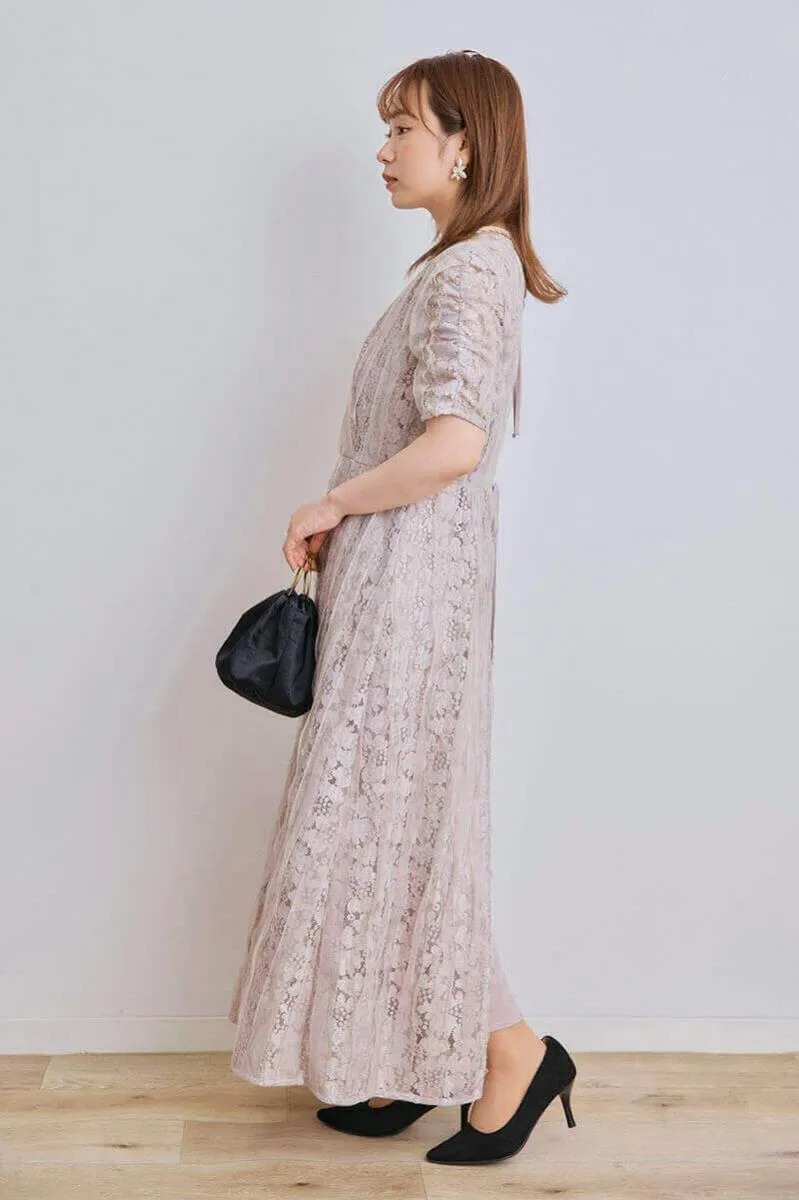 ピンクベージュのリボンチュールエプロンドレス