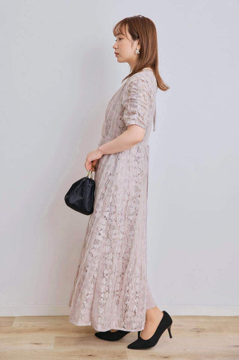 ピンクベージュのリボンチュールエプロンドレス